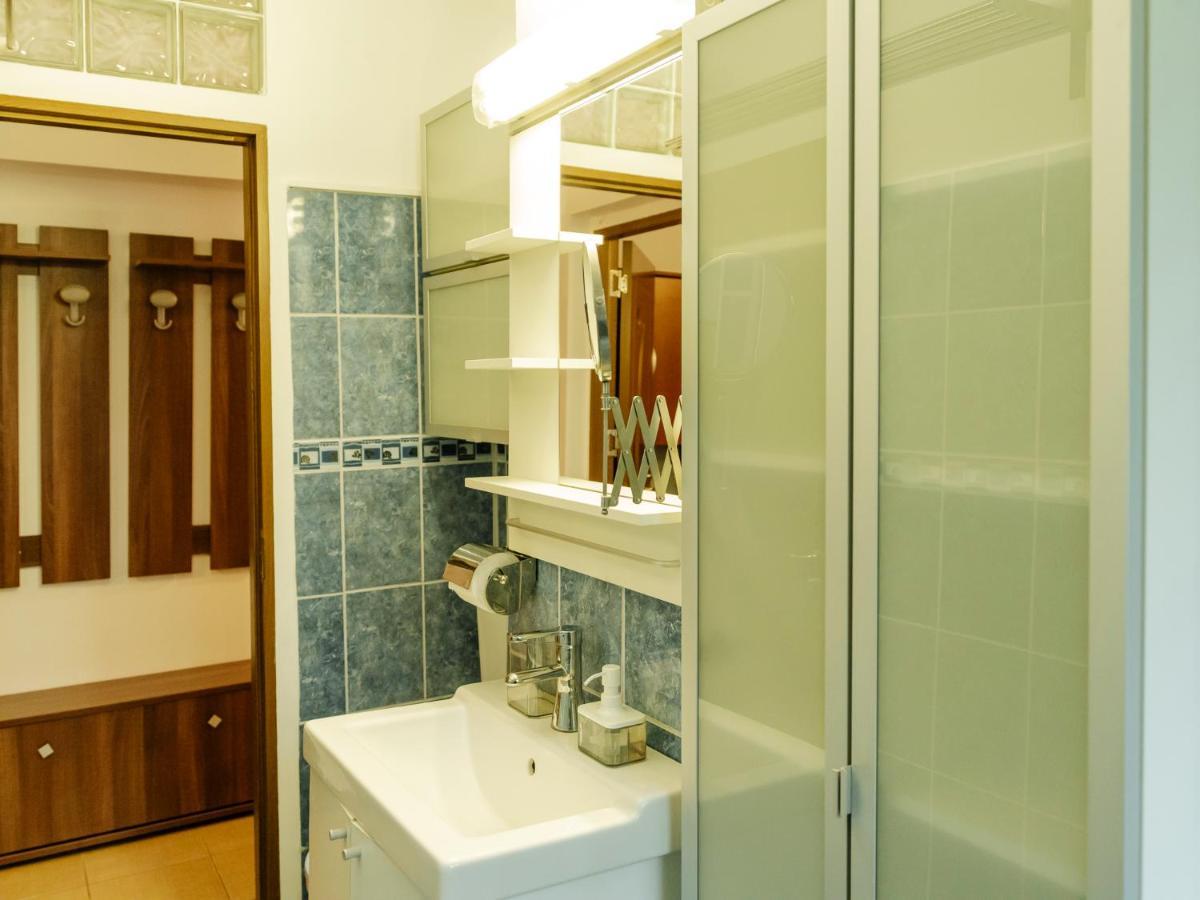 Old Town Historic Apartment With Backyard Mini Park Bucureşti Eksteriør bilde
