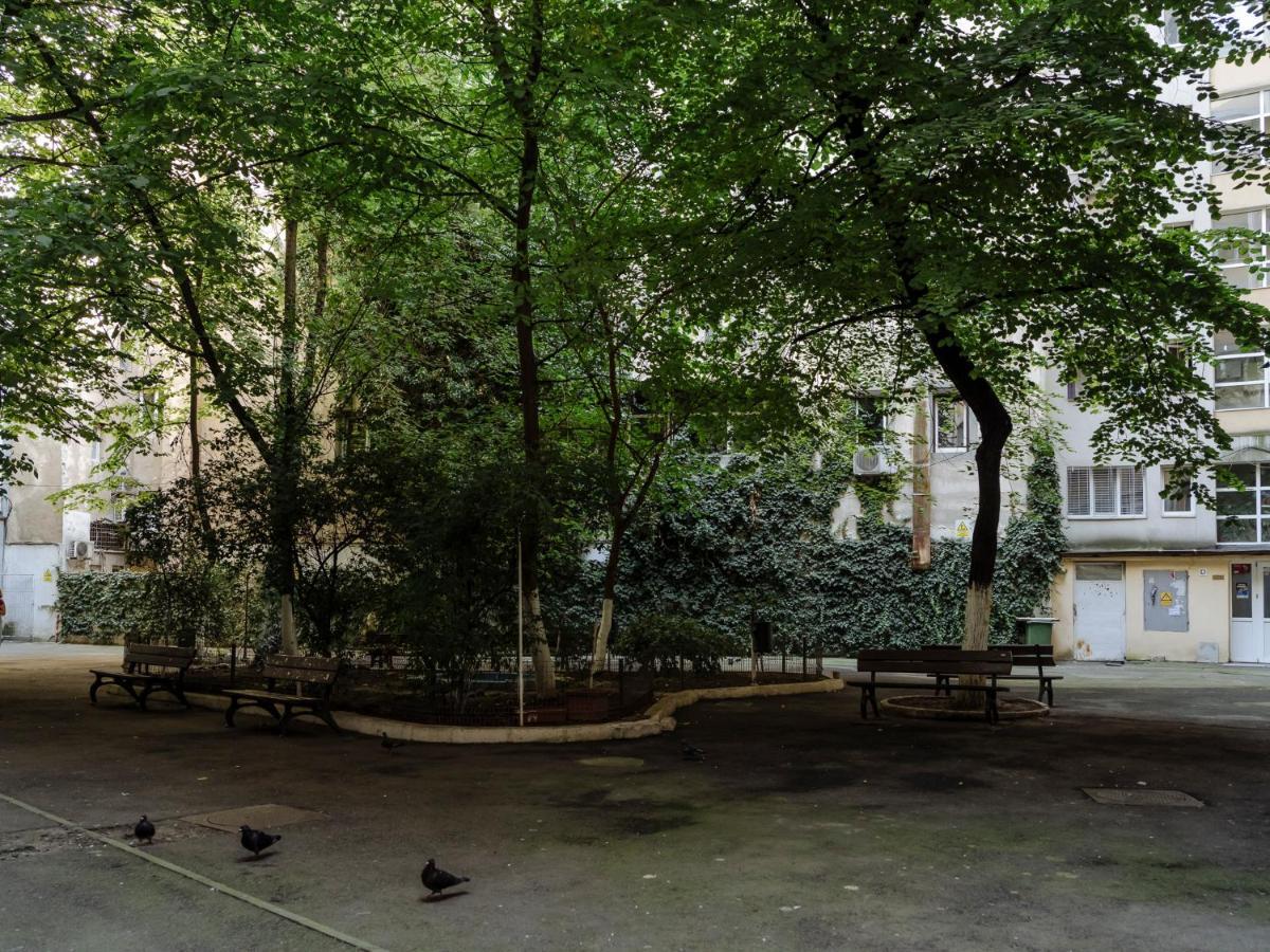 Old Town Historic Apartment With Backyard Mini Park Bucureşti Eksteriør bilde