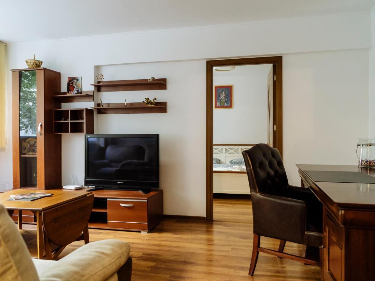 Old Town Historic Apartment With Backyard Mini Park Bucureşti Eksteriør bilde